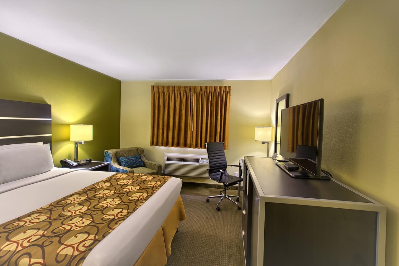 Country Hearth Inn Of Knightdale Экстерьер фото