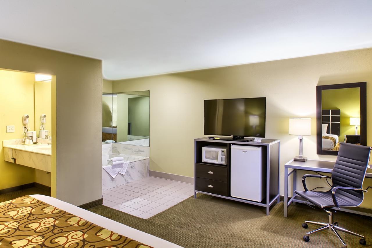 Country Hearth Inn Of Knightdale Экстерьер фото