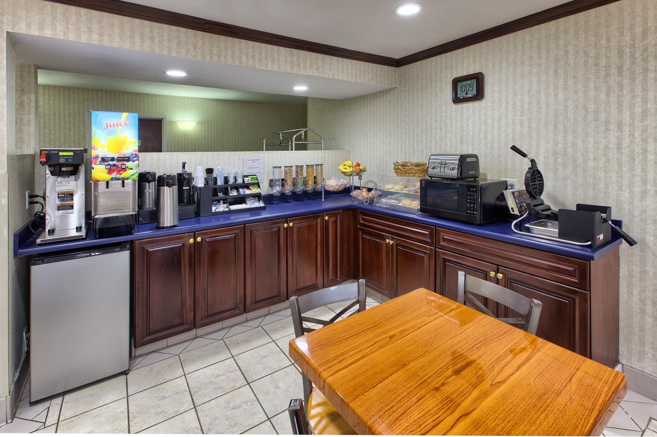 Country Hearth Inn Of Knightdale Экстерьер фото