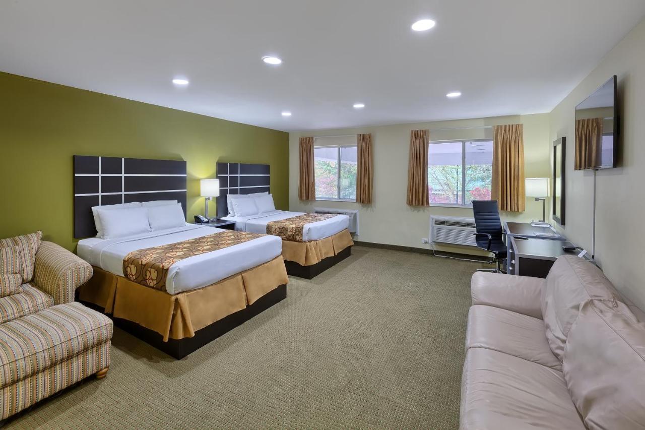 Country Hearth Inn Of Knightdale Экстерьер фото