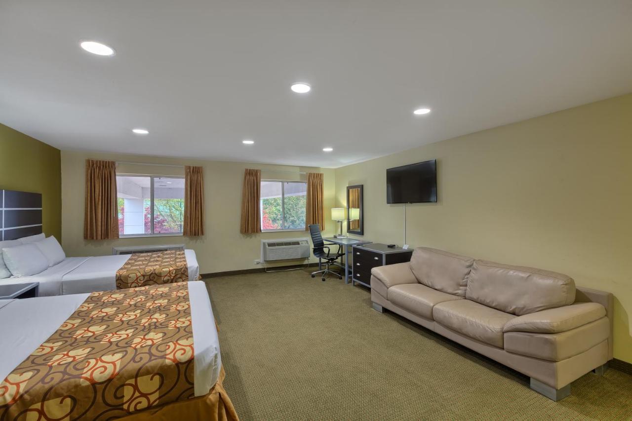 Country Hearth Inn Of Knightdale Экстерьер фото